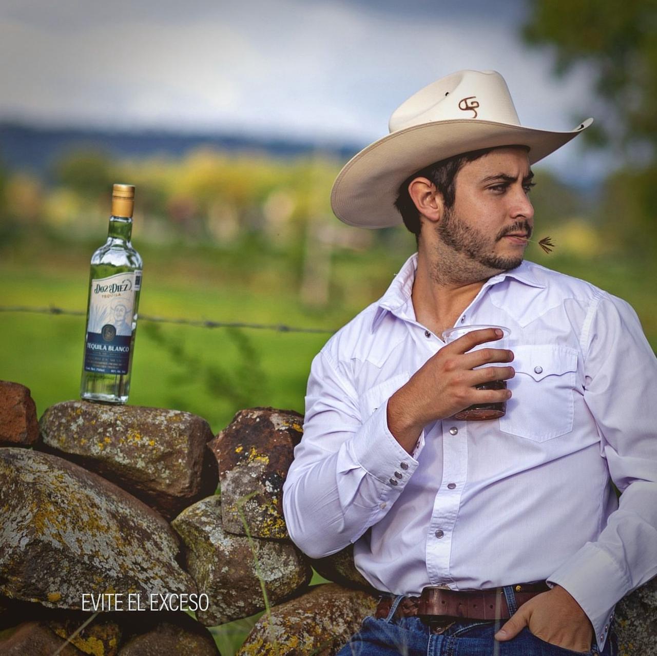 Duo Tequila Dos o Diez Bco. "Don Silverio" con Correa 750 Ml
