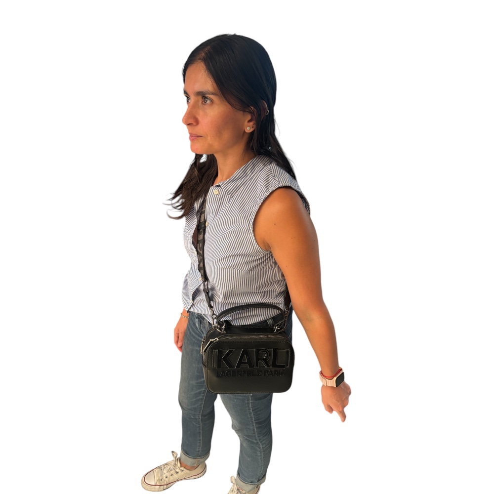 Bolsa Crossbody Karl Lagerfeld Paris de piel color negro 