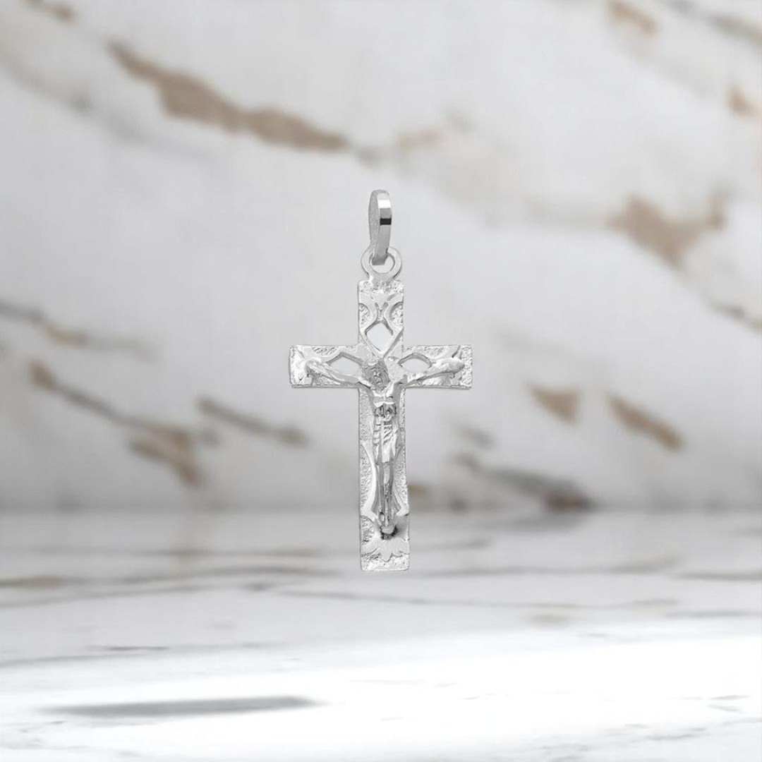 Dije de Cristo en Cruz Plana en Forma de Estrella en Plata .925 