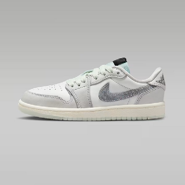 Tenis Jordan 1 Retro Low "LNY" Blanco/gris Niños Tallas #17 al #20.5