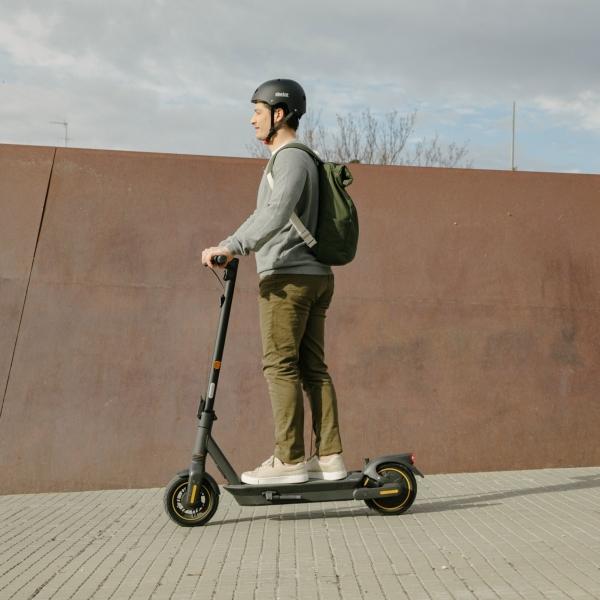 Segway Ninebot Scooter Eléctrico Max G2 - Gris