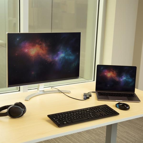 StarTech.com ADAPTADOR MULTIFUNCION USB C 4 HDMI CON POTENCIA Y USB A
