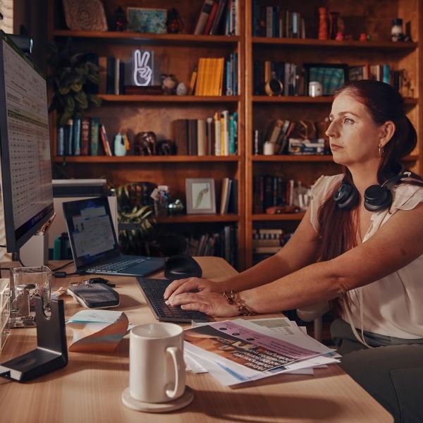HP POLY VOYAGER FOCUS 2 MICROSOFT TEAMS CERTIFIED USB-C-C HEADSET