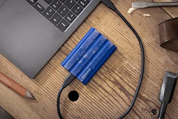 SAMSUNG T7 Shield 2TB, Portable SSD, up-to 1050MB/s, USB 3.2 Gen2, Rugged,IP65 Water & Dust Resistant, for Photographers, Content Creators and Gaming, Extenal Solid State Drive (MU