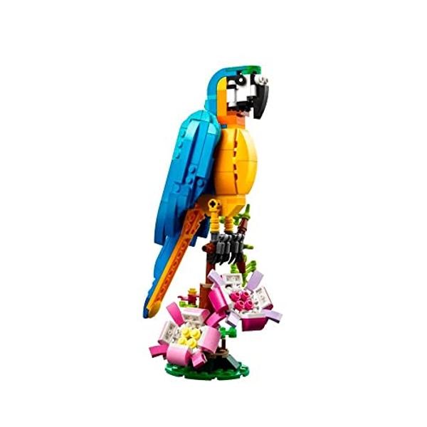 LEGO Creator 3 in 1 Magical Unicorn Toy, Transforms from Unicorn to Seahorse to Peacock, Rainbow Animal Figures, Unicorn Gift for Grandchildren, Girls and Boys, Buildable Toys, 311