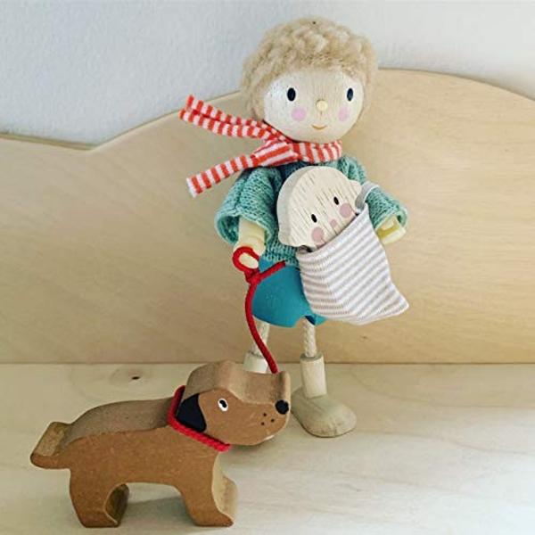Tender Leaf Toys - The Goodwood Family - Wooden Miniatures Flexible Doll, Multicultural Action Figure for Dollhouse - Encourage Creative and Imaginative Fun Play for Children - Age