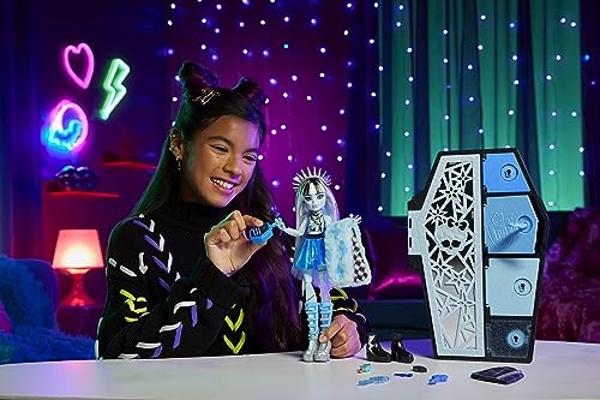 Monster High Skulltimate Secrets Fearidescent Series Doll & Accessories Set, Frankie Stein with Dress-Up Locker & 19+ Surprises