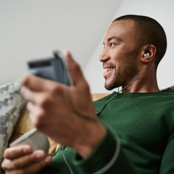Sennheiser IE 900 Audiophile in-Ear Monitors - TrueResponse Transducers with X3R Technology for Balanced Sound, Detachable Cable with Flexible Ear Hooks, Includes Balanced Cables, 