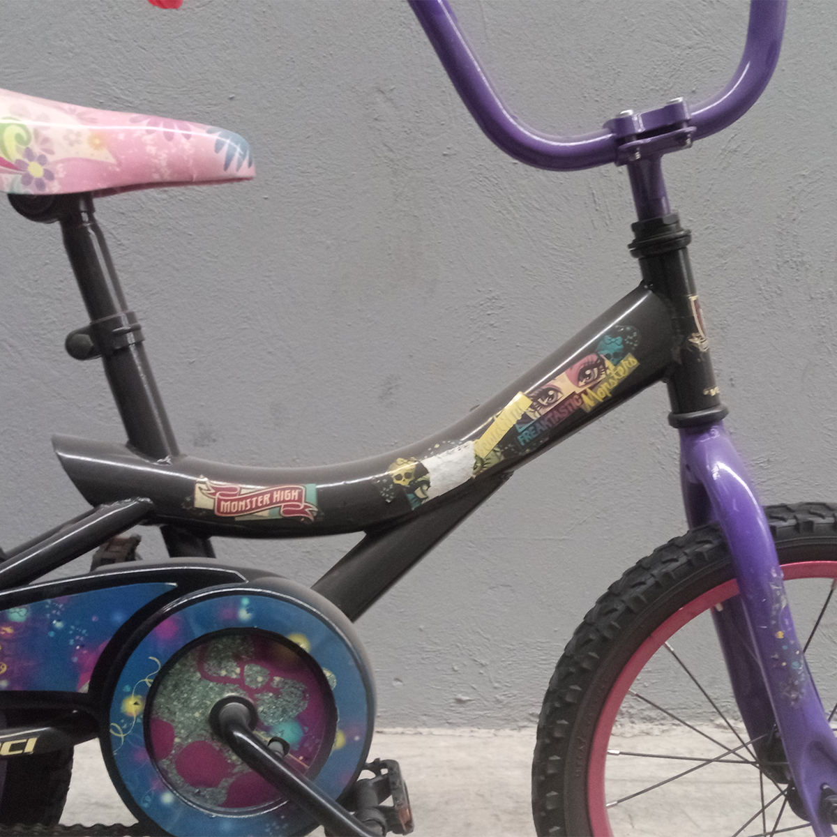 Bicicleta Veloci Reacondicionado Monster High Freaktastic R16 Negro
