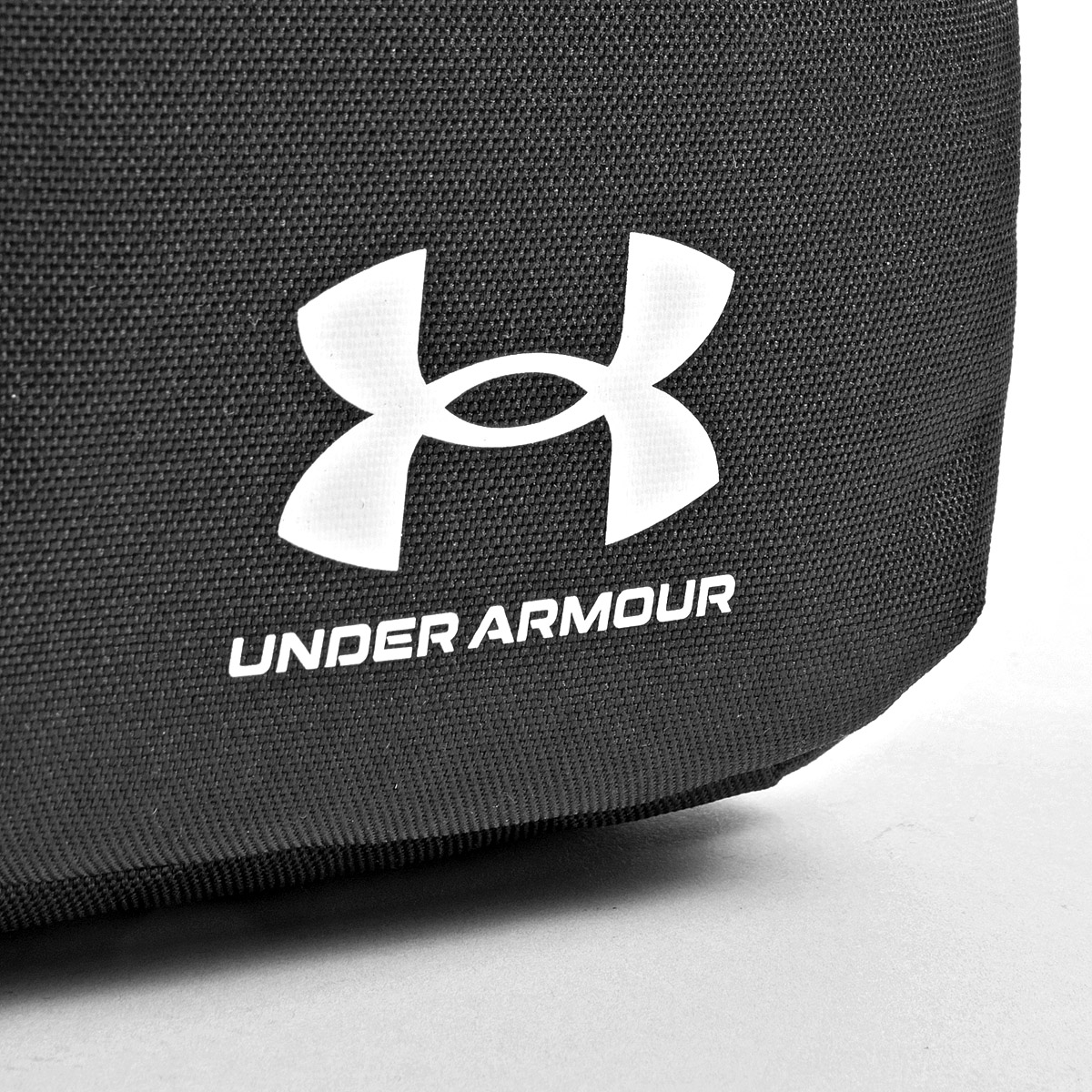 BOLSA MUJER UNDER ARMOUR GRABASA 138191200 NEGRO 