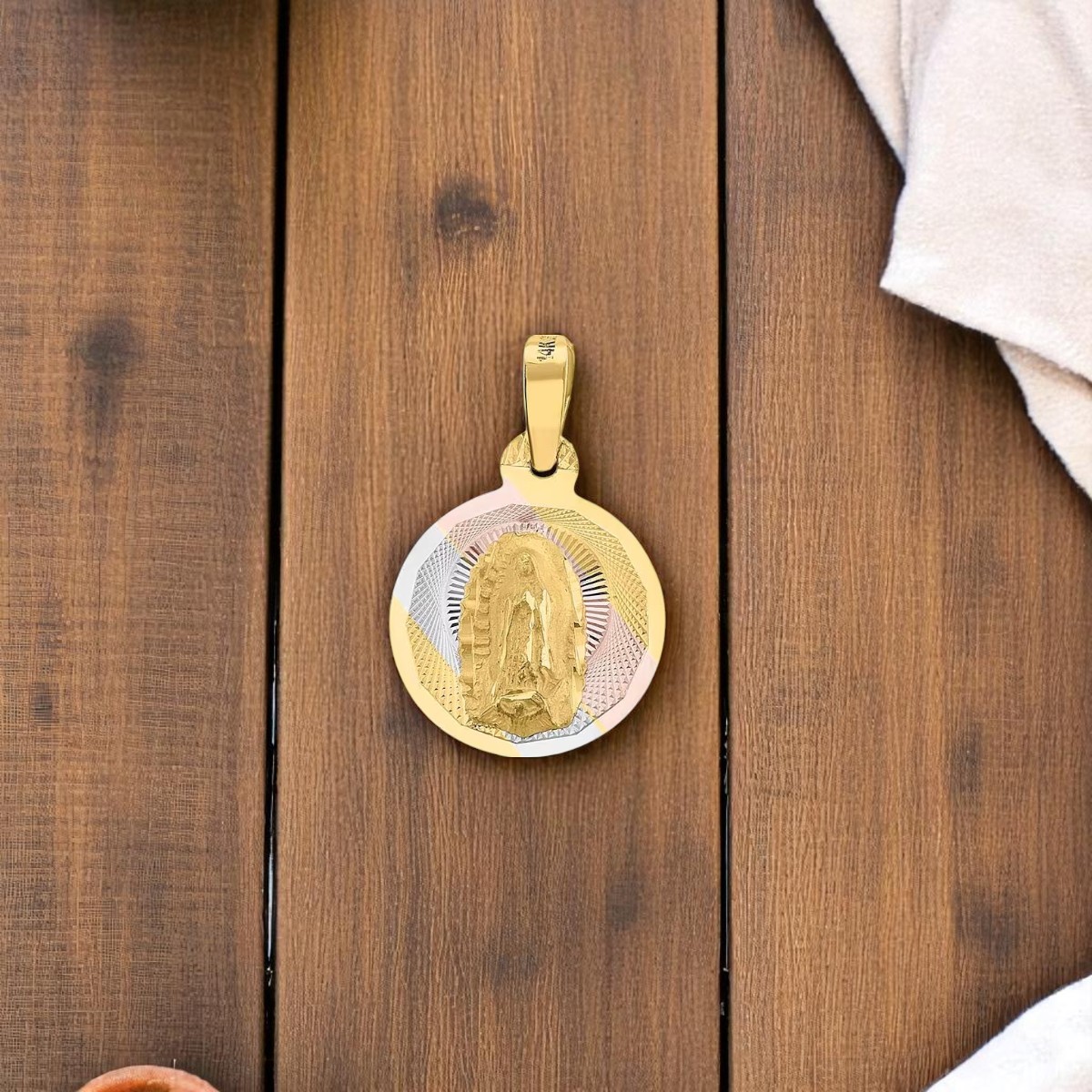 Medalla De La Virgen De Guadalupe Oro 14 K