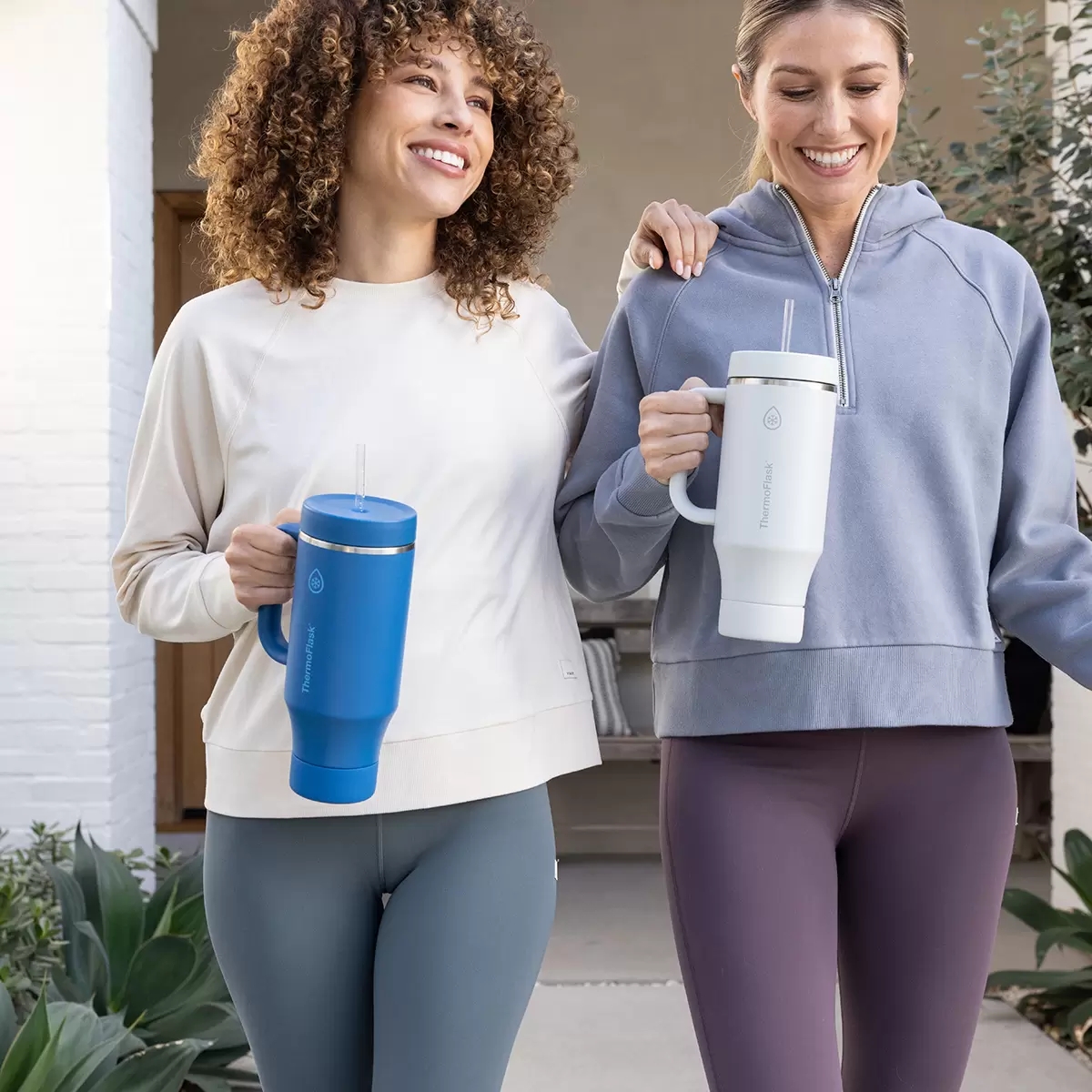 Termos ThermoFlask de 1.2lts c/u Thermo-Tumbler Aislamiento al Vacío 2 Piezas - Multicolor