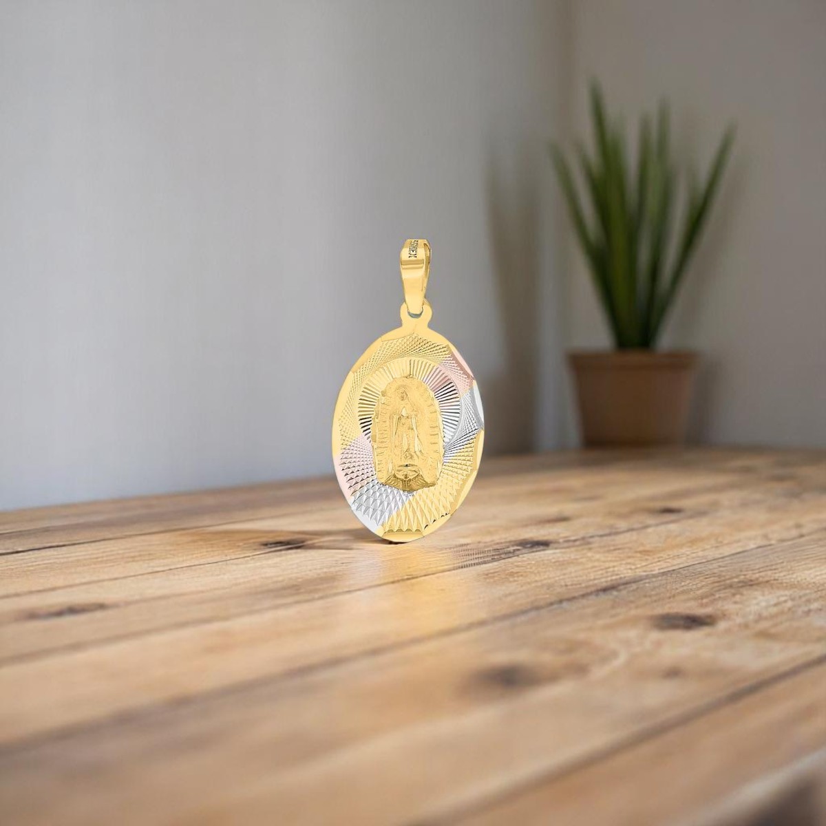 Medalla Oval Virgen De Guadalupe Oro Florentino 14 K