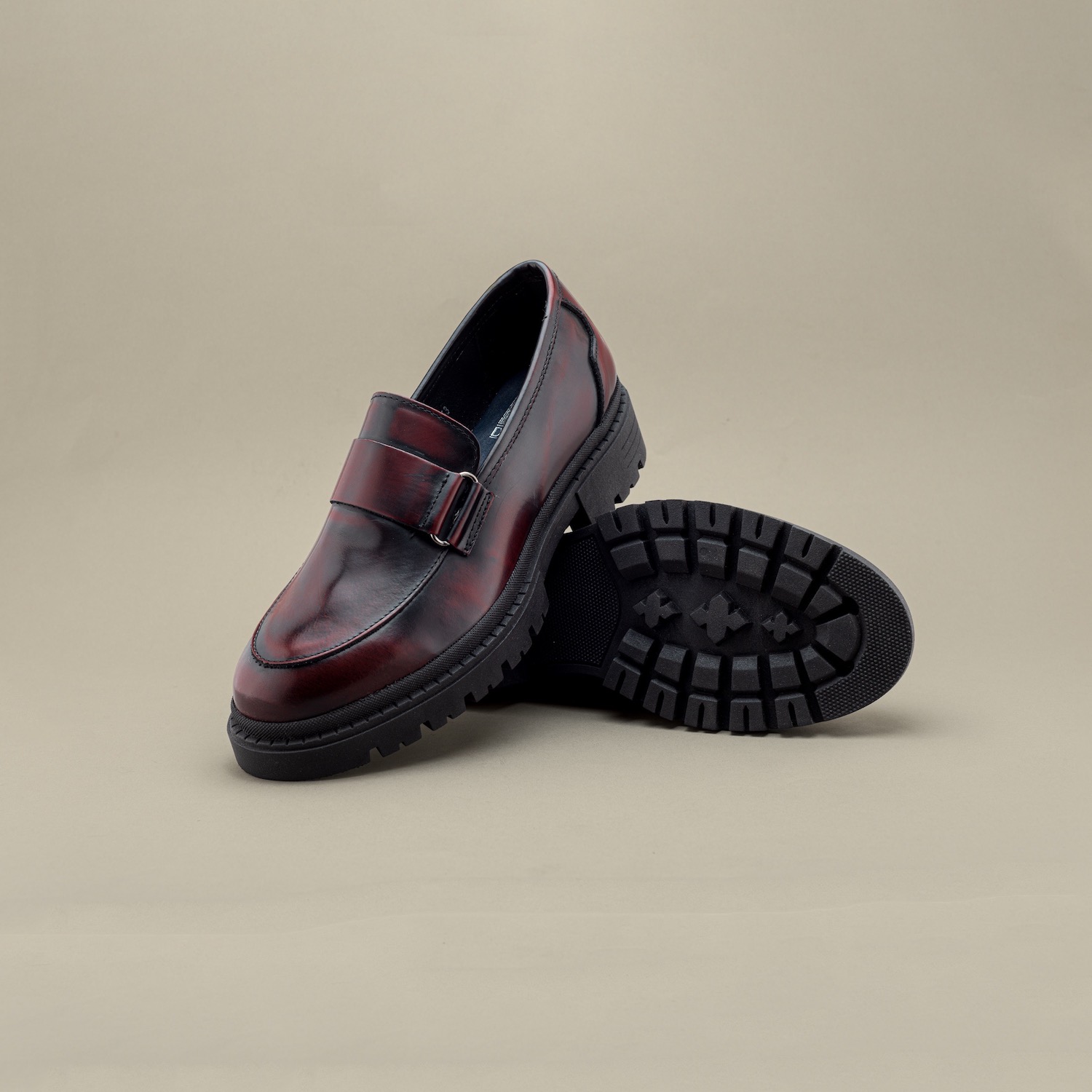 Zapato Loafer Vino con Suela Chunky para Hombre