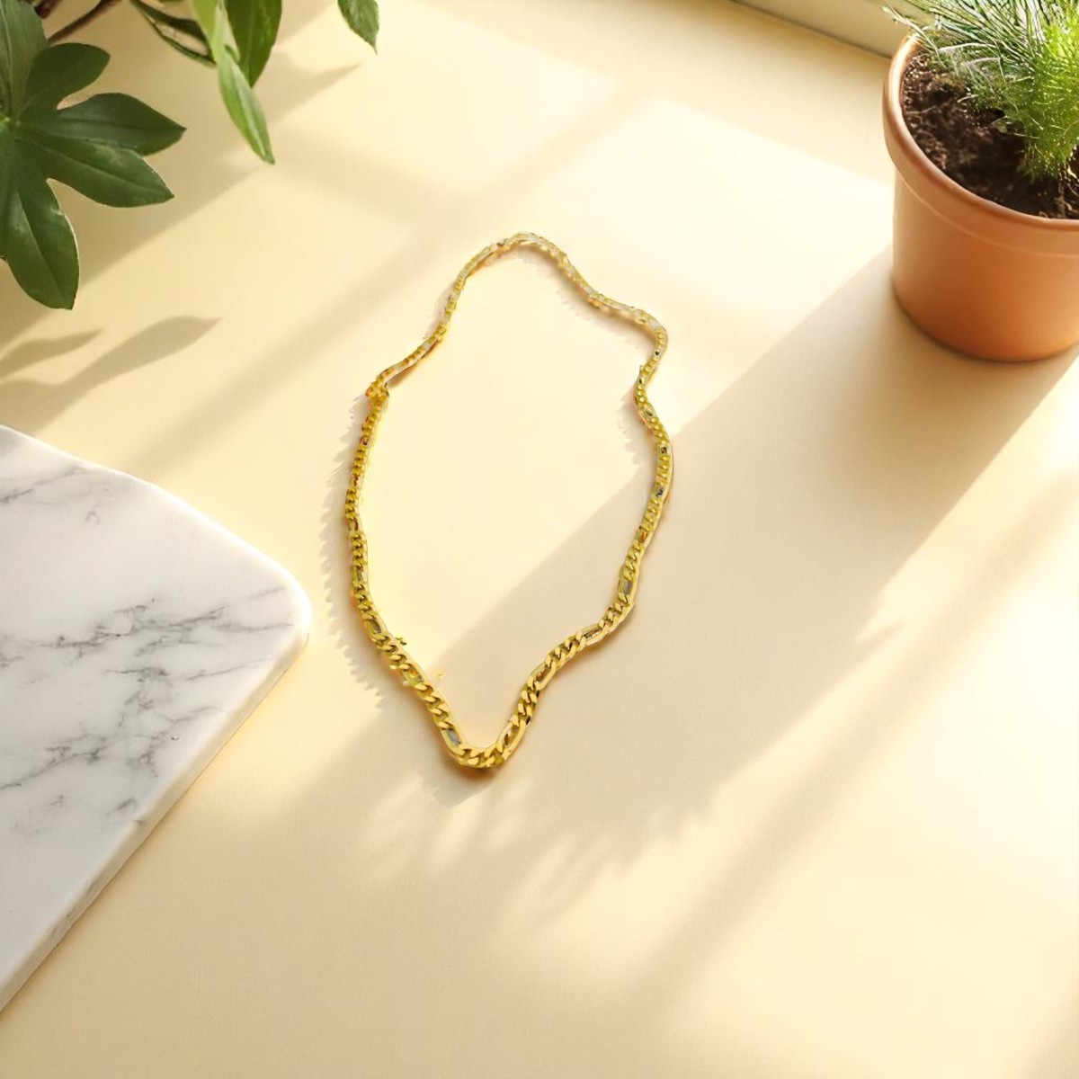 Cadena Planchada 60 cm x 4 mm Oro 10K + Obsequio