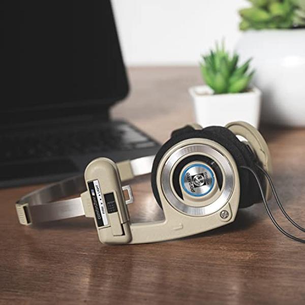 Auriculares supraurales Koss Porta Pro de edición limitada, micrófono en línea, control de volumen y control remoto táctil, estilo retro, incluye estuche rígido, con cable y conect