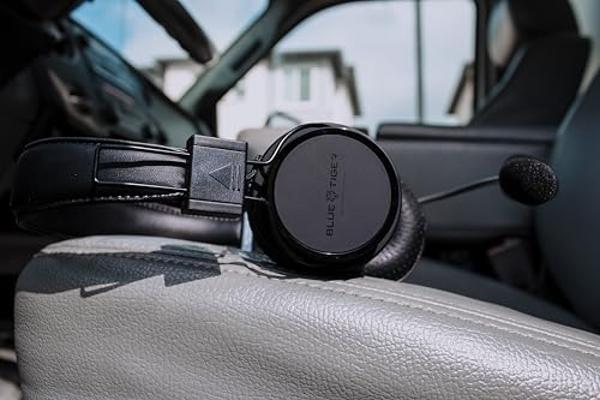 Auriculares MYZI para niños con cable, plegables, con micrófono, cable antienredos, volumen seguro de 85 dB, ideales para iPad, escuela y avión, color azul marino