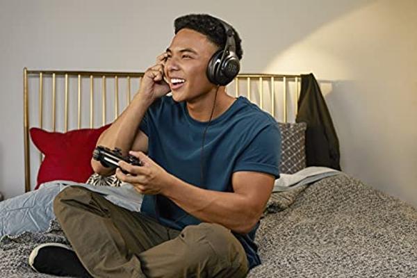 Beats Studio Buds + | Audífonos inalámbricos con cancelación de ruido - Marfil (Renovados)
