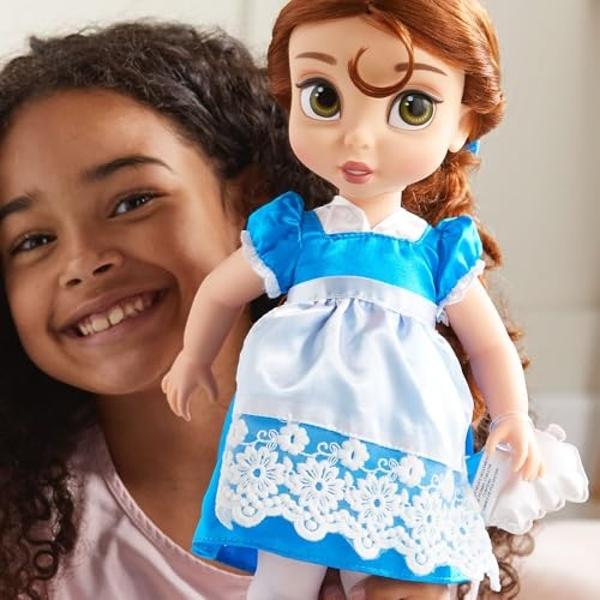 Muñeca Bella de 40 cm de la colección Disney Animators de La Bella y la Bestia con oveja, totalmente articulada, vestido de satén - A partir de 3 años