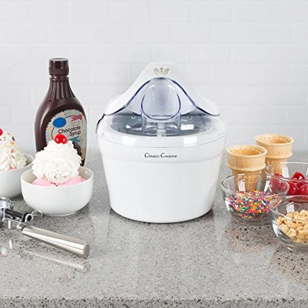 Máquina para hacer helados (también para sorbetes y yogur helado), capacidad de 1 cuarto de galón, incluye recetas fáciles de preparar, de Classic Cuisine, color blanco.