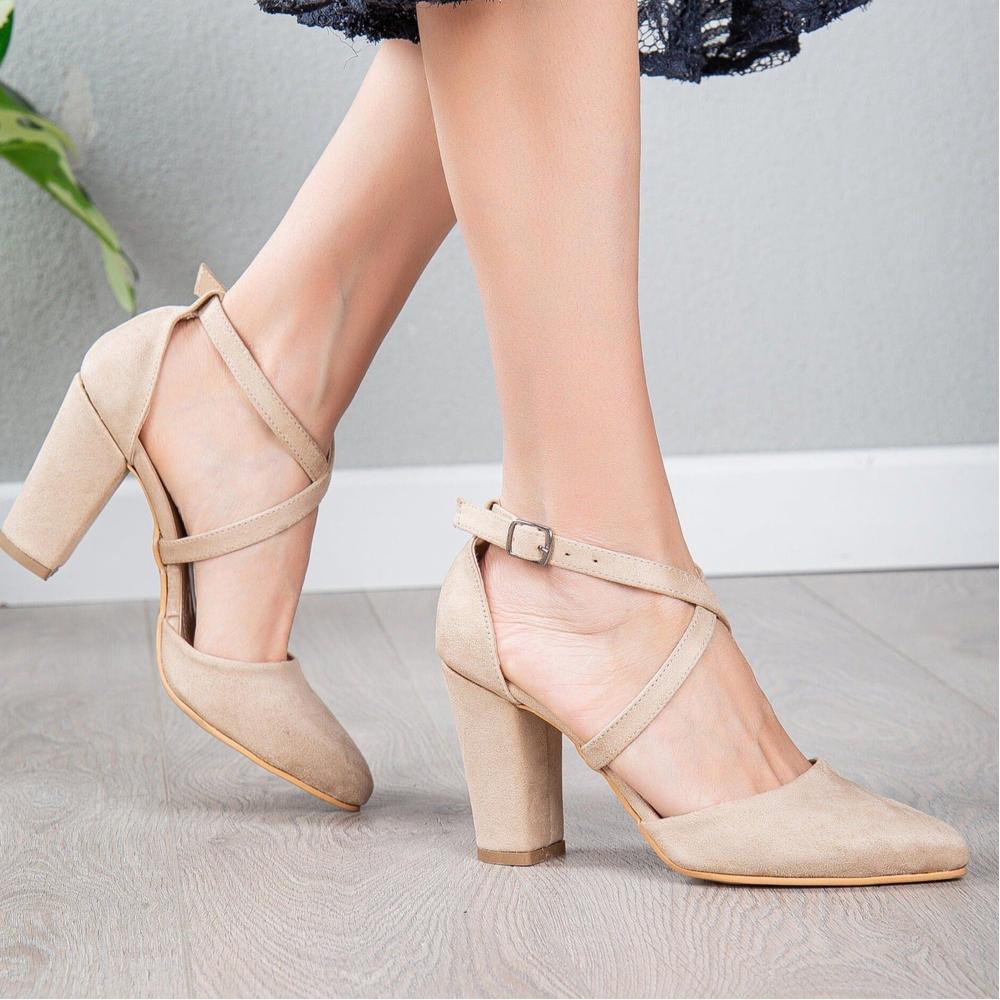 Sina - Tacones altos con tiras cruzadas altos con tiras cruzadas cruzados de ante beige