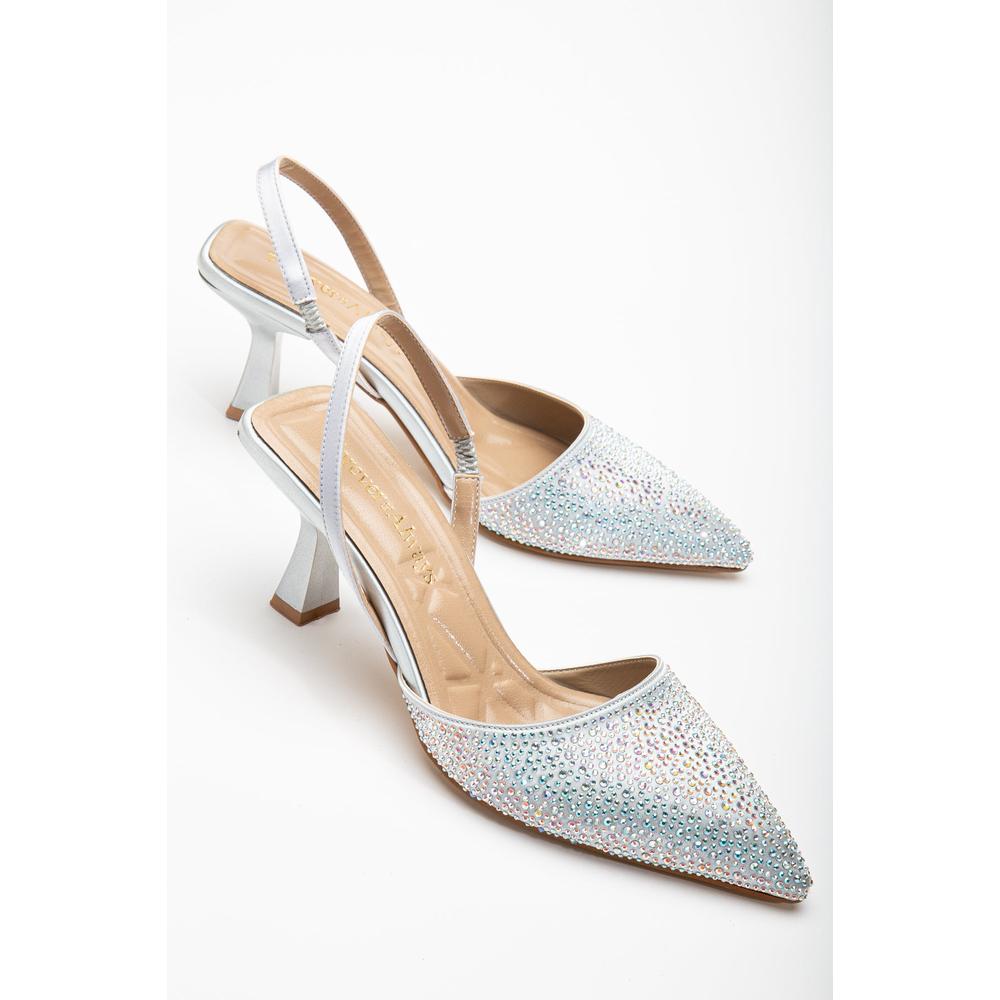 Rae - Zapatos de tacón bajo con tira trasera y diamantes de imitación plateados
