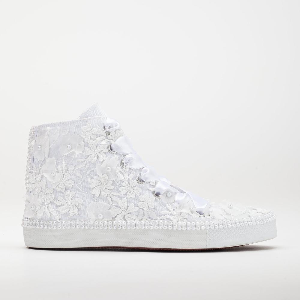 Claire - Converse de boda de encaje blanco con perlas