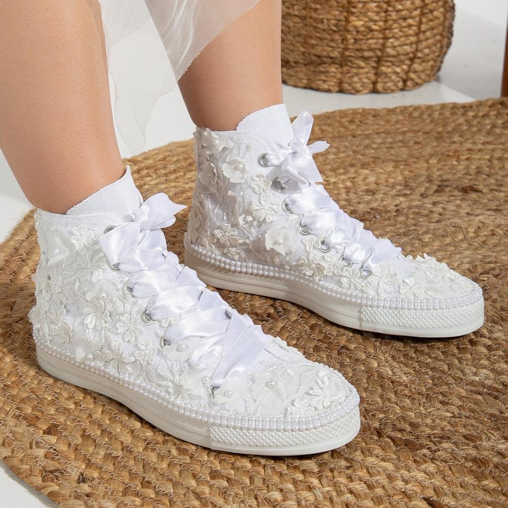 Claire - Converse de boda de encaje blanco con perlas