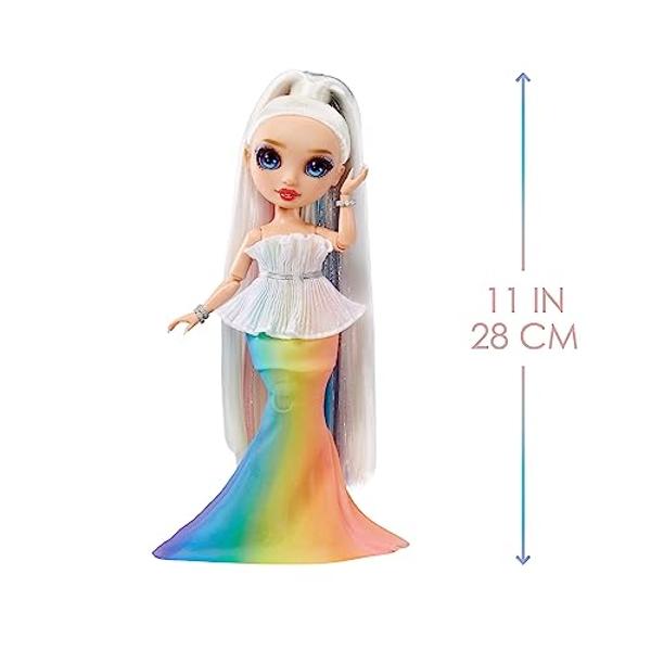Muñeca Rainbow High Fantastic Fashion Amaya Raine de 28 cm con 2 conjuntos completos y accesorios de moda. Un regalo ideal para niñas de 4 a 12 años..