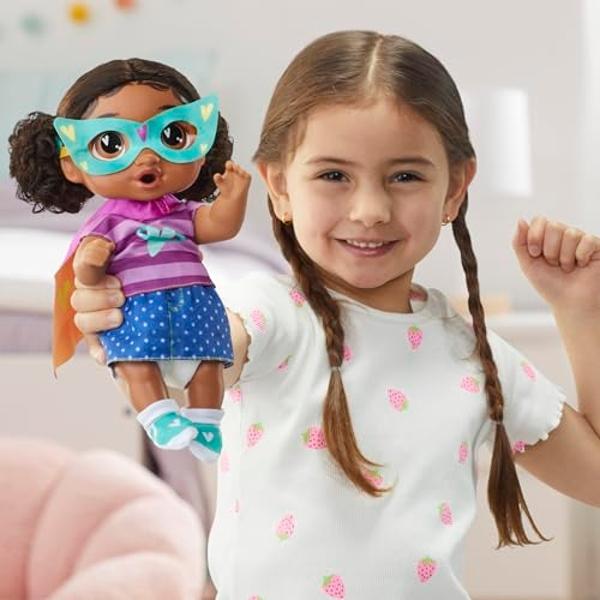 Muñeca de juego Baby Alive Super BFF Tilly Tinker con cabello negro, 28 cm, para vestir, para niñas y niños de 3 años en adelante (Exclusivo de Amazon).