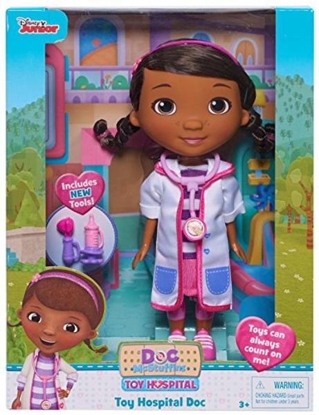 Muñeca articulada de 8.5 pulgadas de la Doctora Juguetes con accesorios de doctora, juguete para niños a partir de 3 años de Just Play.