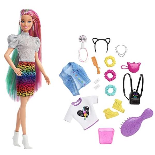 Muñeca Monster High Monster Fest, Clawdeen Wolf con un atuendo glamuroso y accesorios con temática de festival como bocadillos, póster de banda, bolso llamativo y más.
