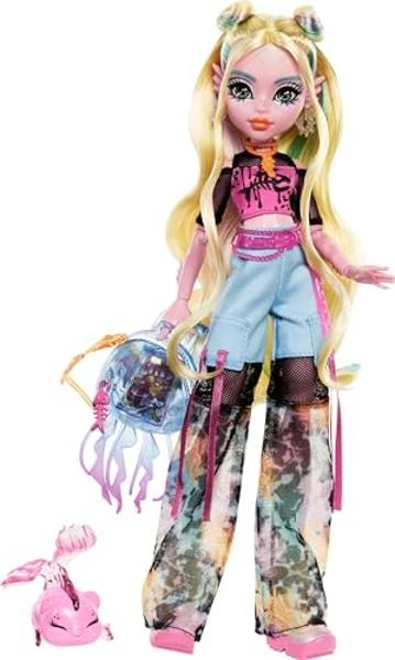 Muñeca Monster High Lagoona Blue con camiseta de malla y pantalones cargo. Incluye el pez mascota Neptuna y accesorios como una mochila, un refrigerio y un cuaderno..