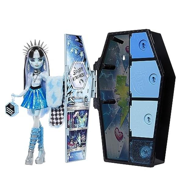 Muñeca y accesorios Monster High Skulltimate Secrets Fearidescent Series, Frankie Stein con armario para disfraces y más de 19 sorpresas.