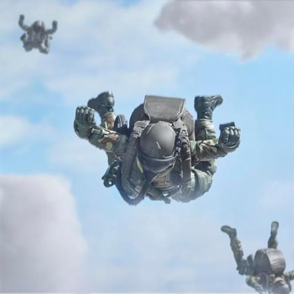 Figura de acción de 60.º aniversario de la serie clasificada de G.I. Joe: Halo (gran altitud, baja apertura), saltador, de 15 cm, con paracaídas y 18 accesorios..